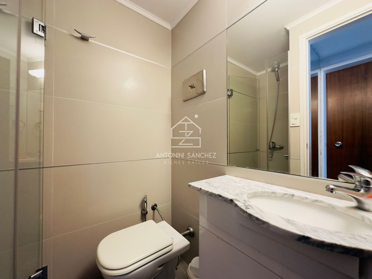 Apartamento ID.2007 - Alquiler y venta de apartamento de 2 dormitorios en Punta del Este.