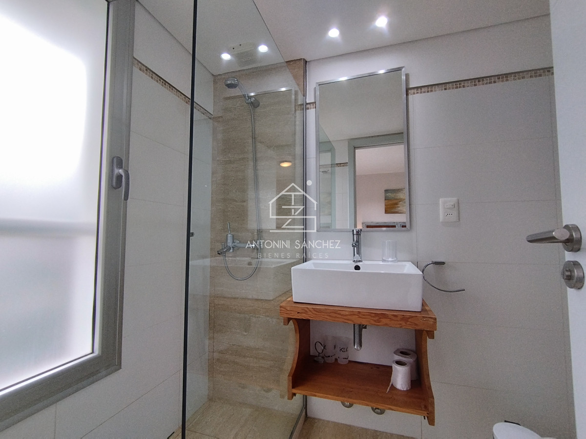Apartamento ID.2737 - Venta de Pent house en de 2 dormitorios zona Playa abrava