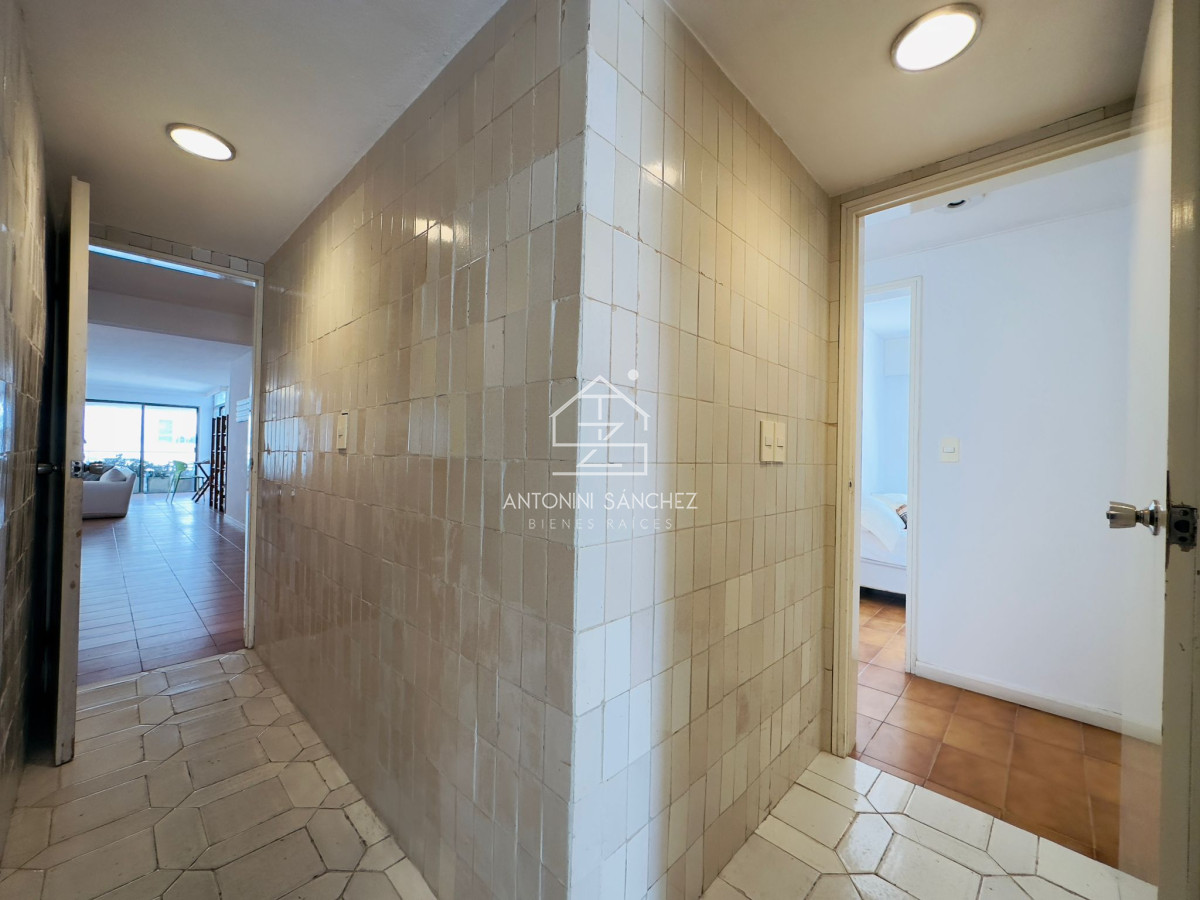 Apartamento ID.1426 - Apartamento en venta, 4 dormitorios, Punta del Este