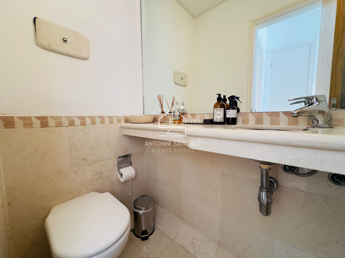 Apartamento ID.1255 - Apartamento en venta frente a playa brava.