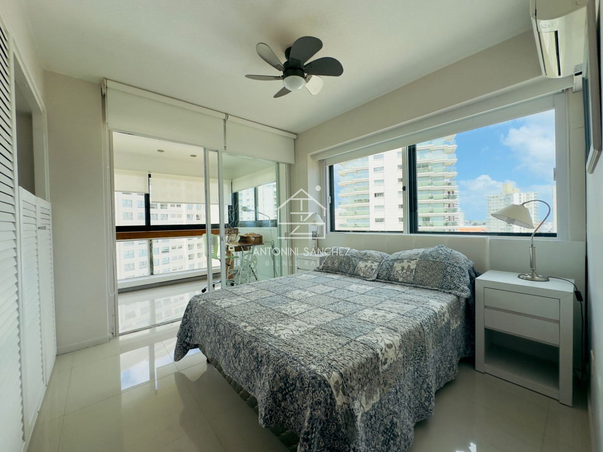 Apartamento ID.2007 - Alquiler y venta de apartamento de 2 dormitorios en Punta del Este.