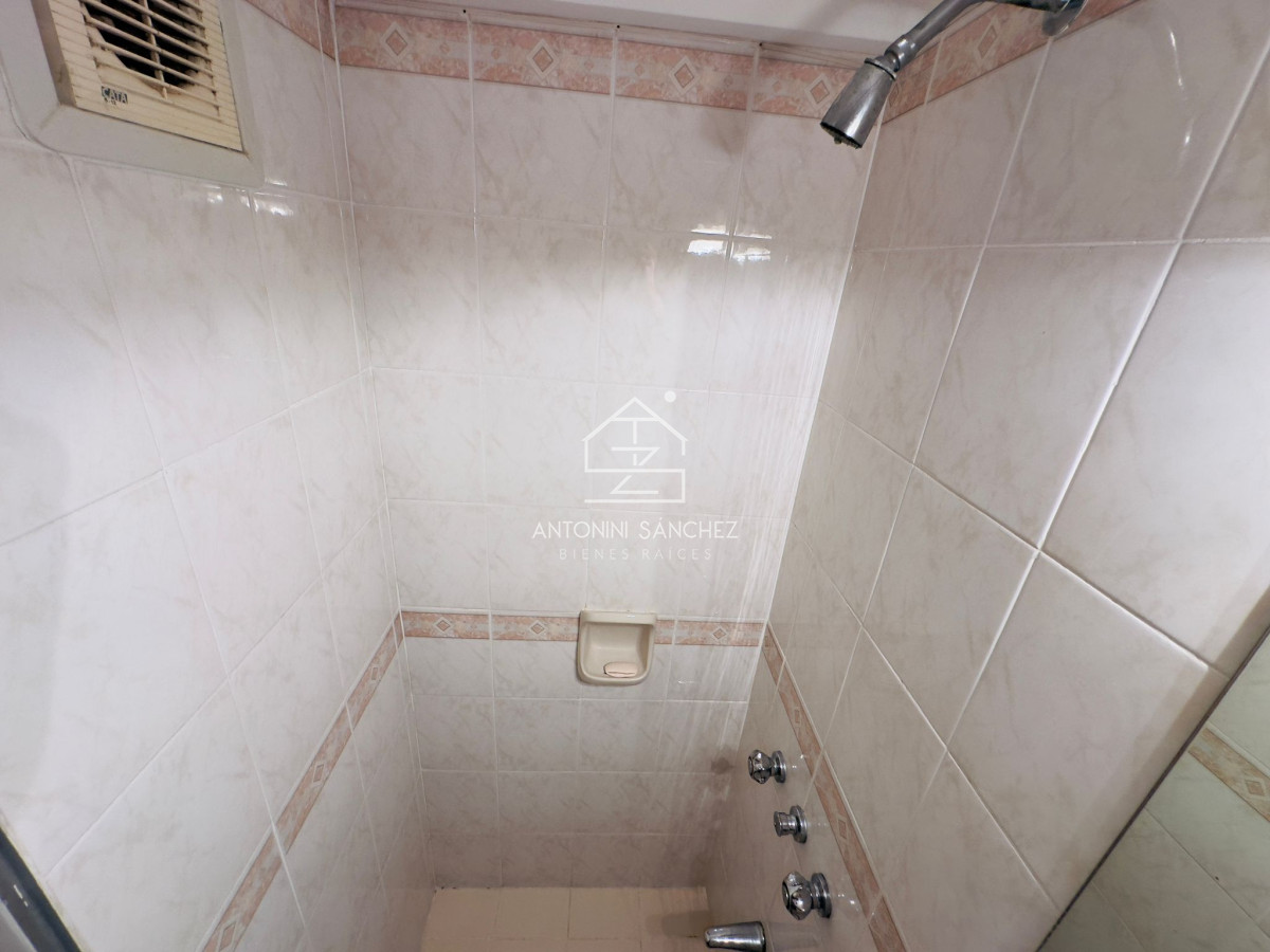 Apartamento ID.1584 - Apto en venta de 2 dormitorios, 2 baños, Punta del este. 