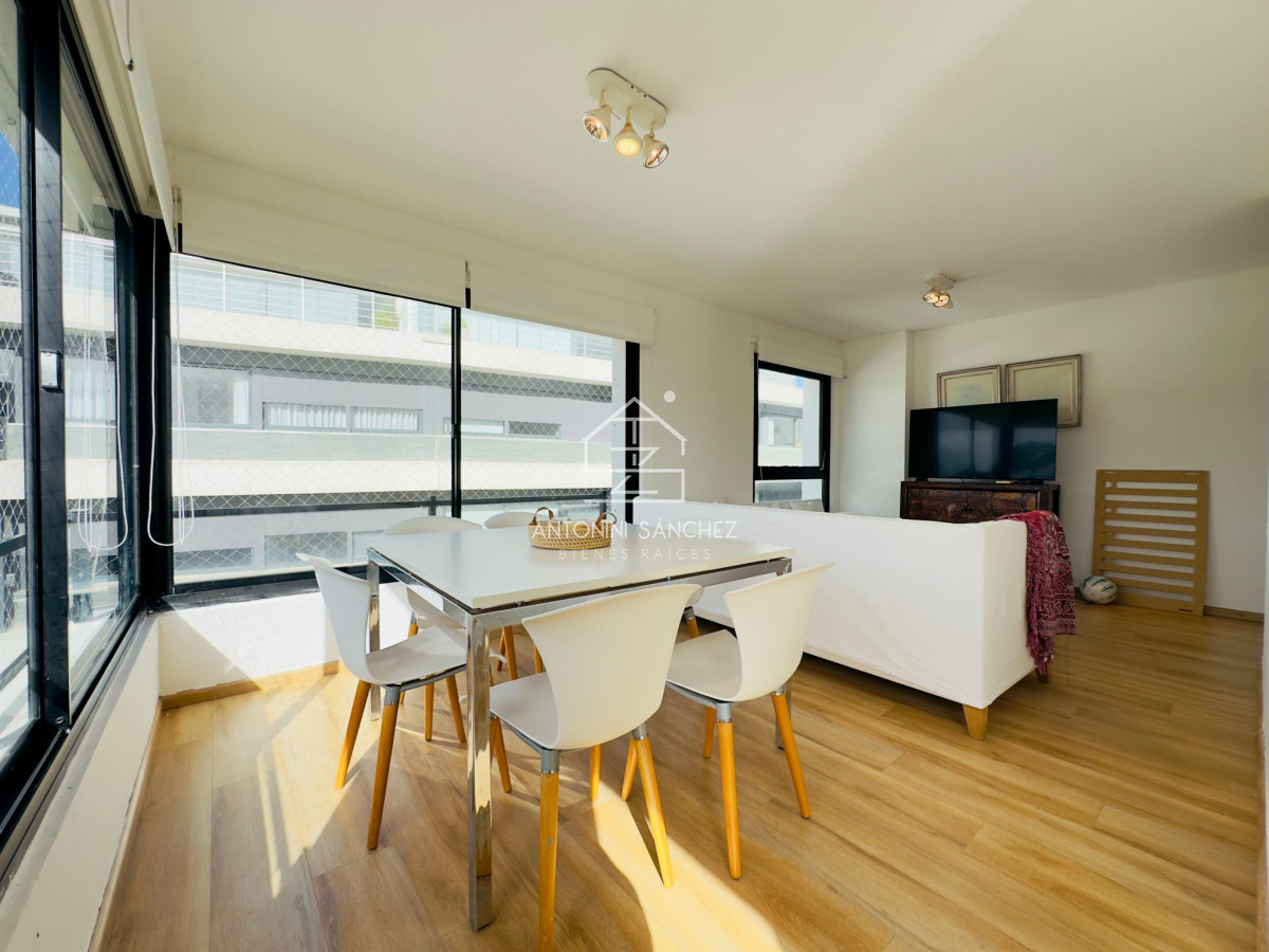 Apartamento ID.1255 - Apartamento en venta frente a playa brava.