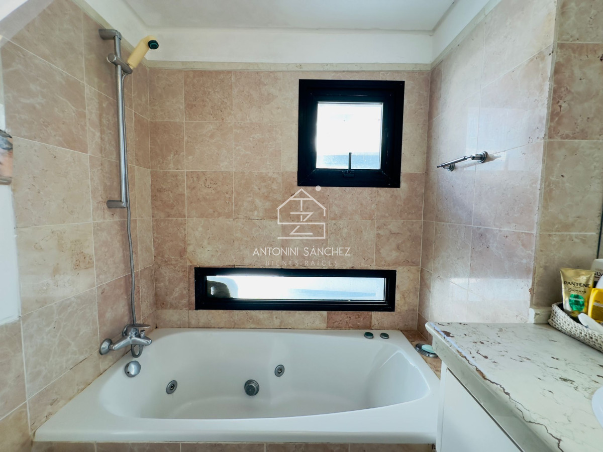 Apartamento ID.1255 - Apartamento en venta frente a playa brava.
