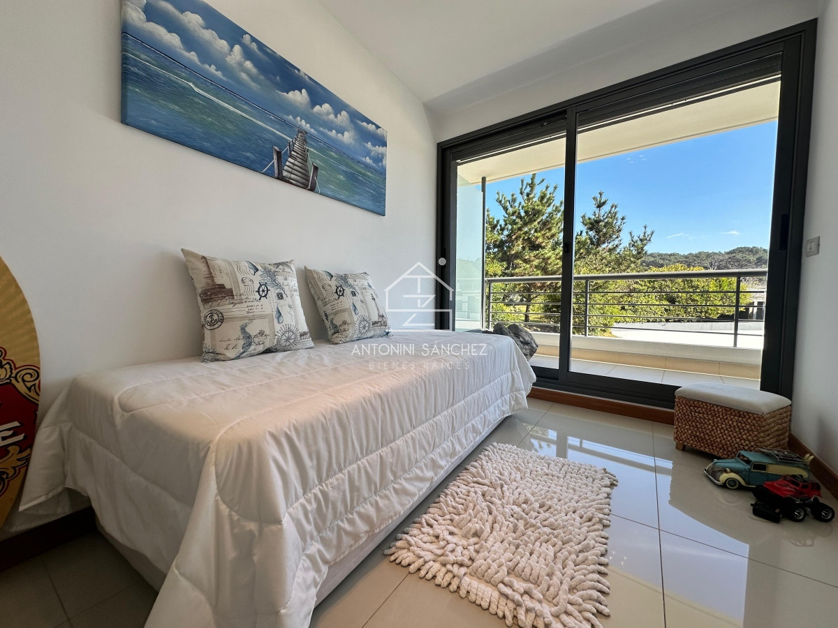 Apartamento ID.1683 - Venta de apartamento en Blue Bird, tres suites. Playa Brava. 