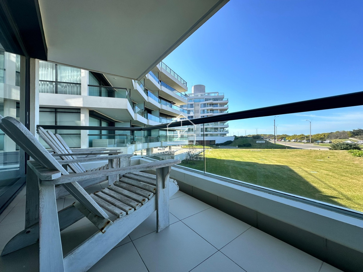 Apartamento ID.1683 - Venta de apartamento en Blue Bird, tres suites. Playa Brava. 