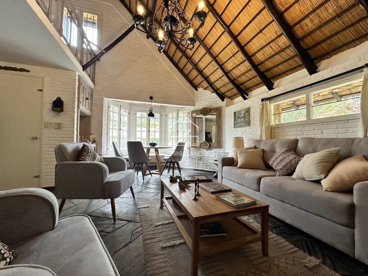 Casa ID.1517 - Casa de 3 dormitorios en alquiler en Punta del Este