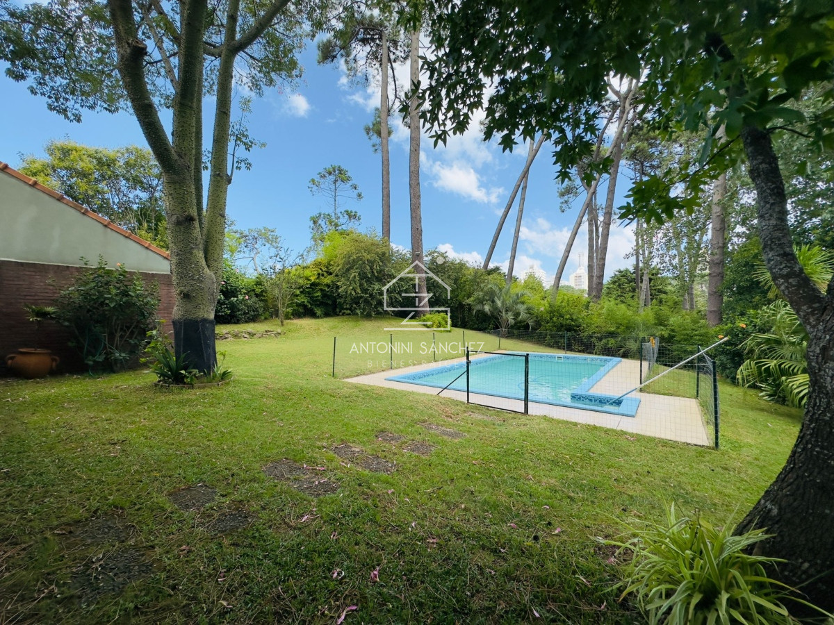Casa ID.1885 - Casa en VENTA, 3 dormitorios, Punta del Este