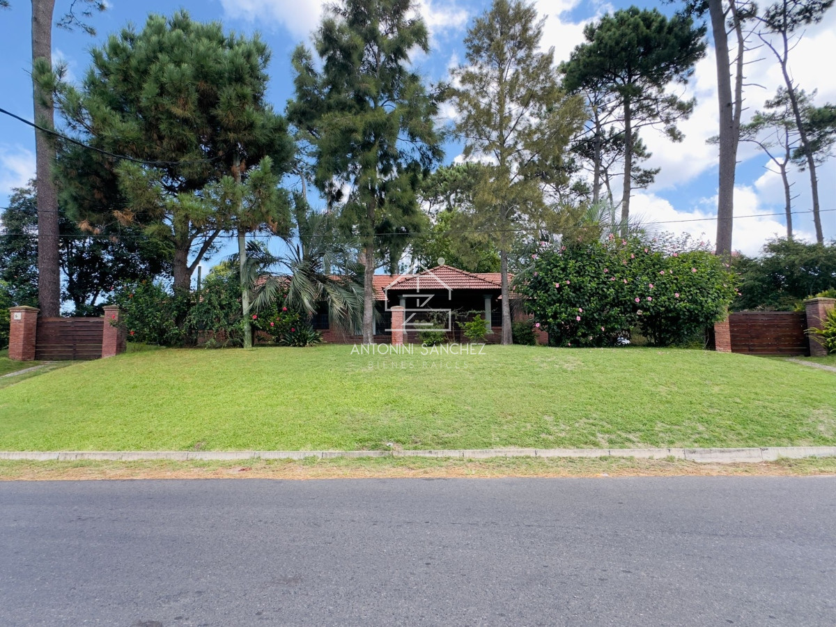 Casa ID.1885 - Casa en VENTA, 3 dormitorios, Punta del Este
