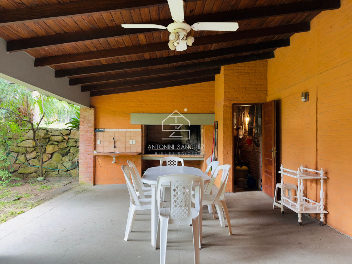 Casa ID.1885 - Casa en VENTA, 3 dormitorios, Punta del Este