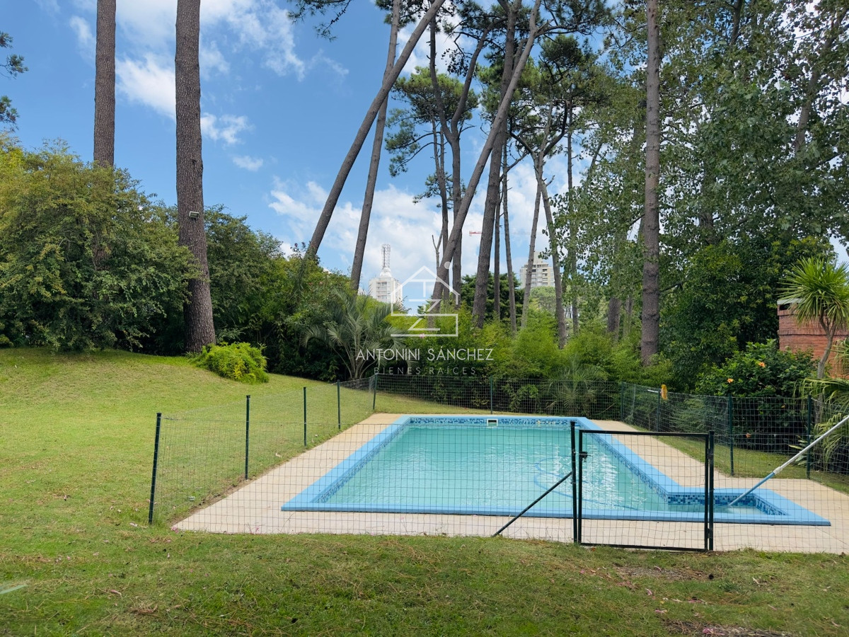 Casa ID.1885 - Casa en VENTA, 3 dormitorios, Punta del Este