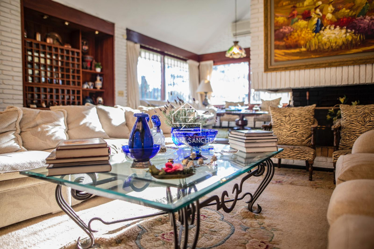 Casa ID.4836 - Casa en venta de 6 dormitorios, playa mansa, Punta del este.