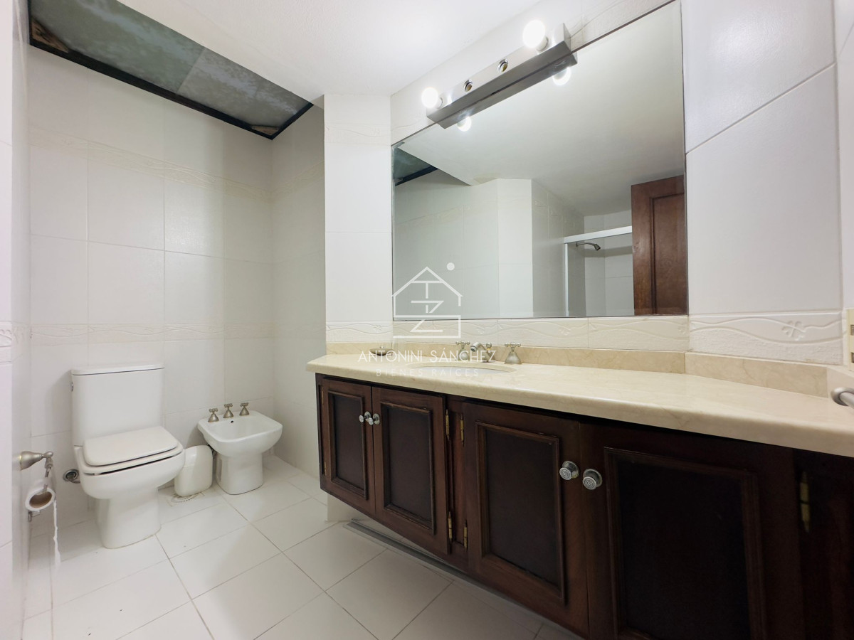 Casa ID.3357 - Casa en venta de 4 dormitorios en Punta del Este