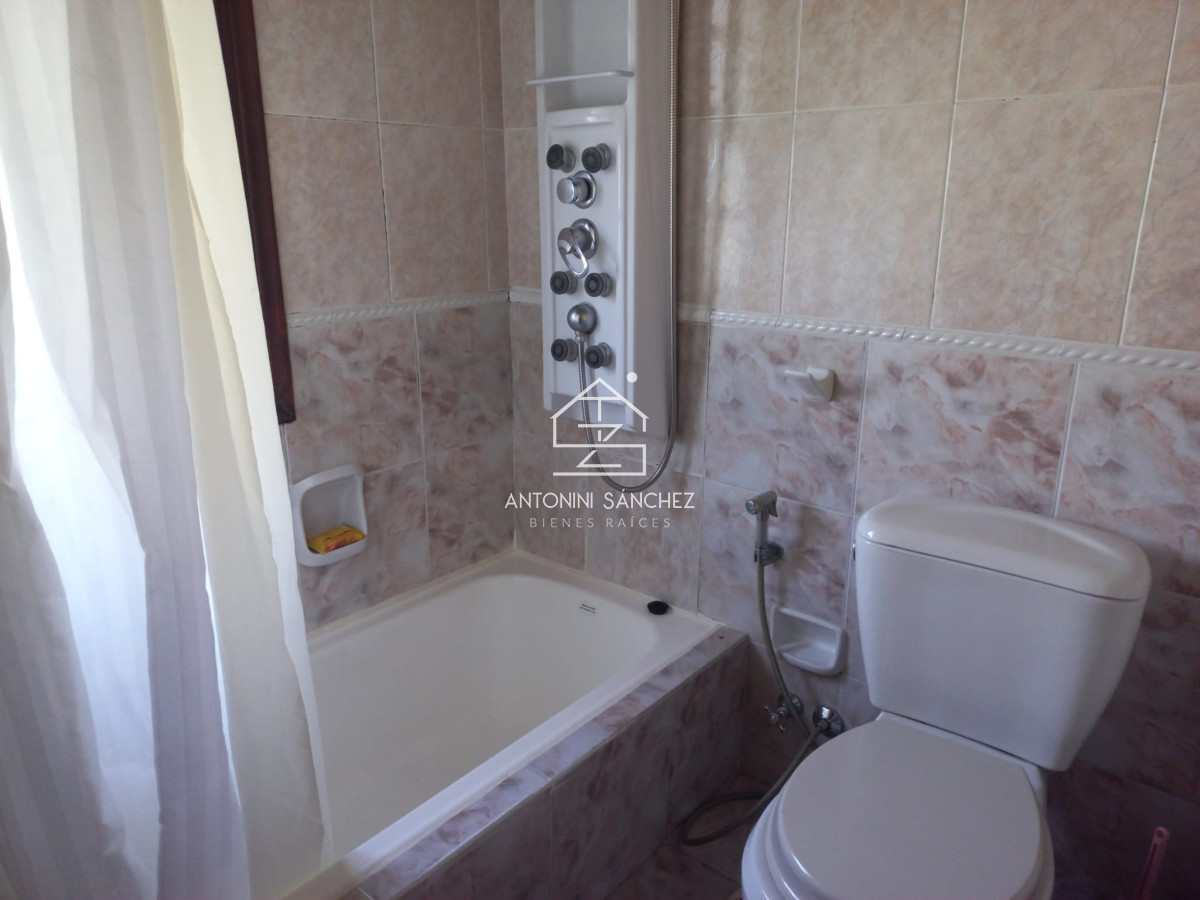 Casa ID.2284 - Casa en venta de 3 dormitorios en Punta del Este