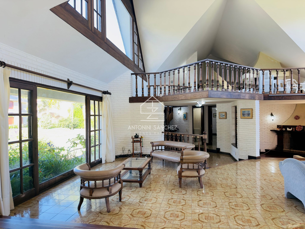 Casa ID.3357 - Casa en venta de 4 dormitorios en Punta del Este