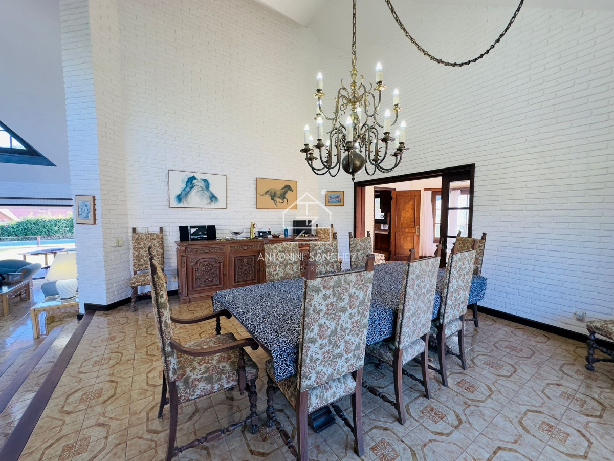 Casa ID.3357 - Casa en venta de 4 dormitorios en Punta del Este