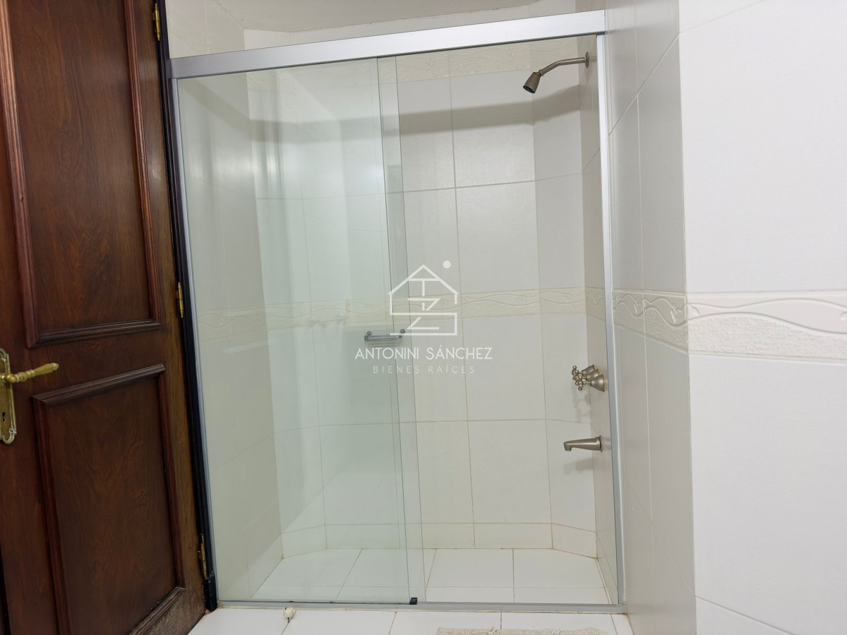 Casa ID.3357 - Casa en venta de 4 dormitorios en Punta del Este