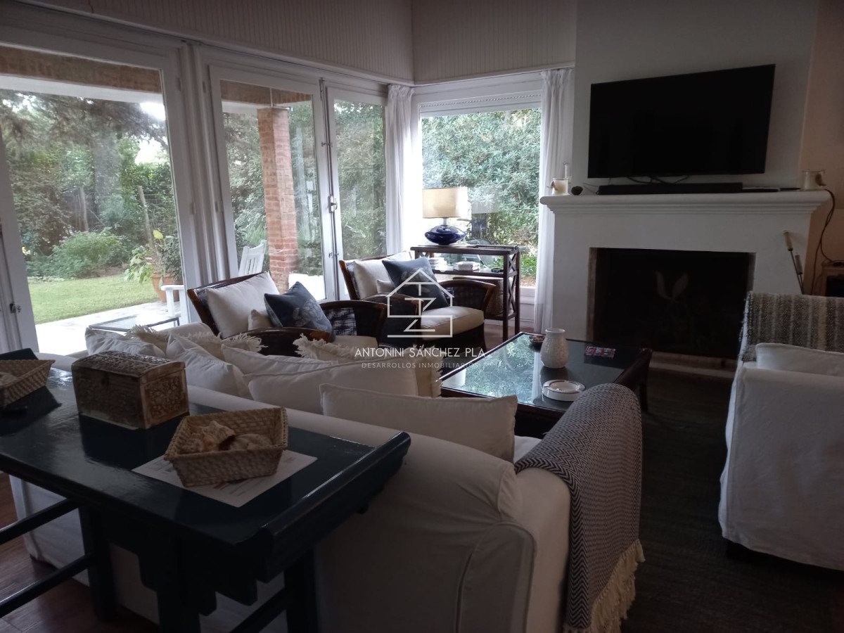 Casa ID.4789 - Alquiler anual y de temporada de casa de 3 dormitorios en Punta del Este
