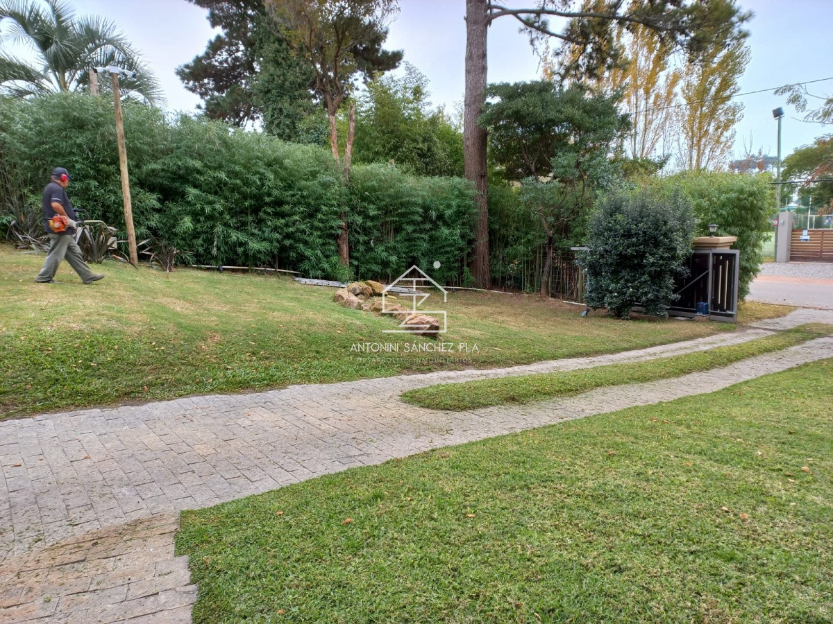 Casa ID.4789 - Alquiler anual y de temporada de casa de 3 dormitorios en Punta del Este