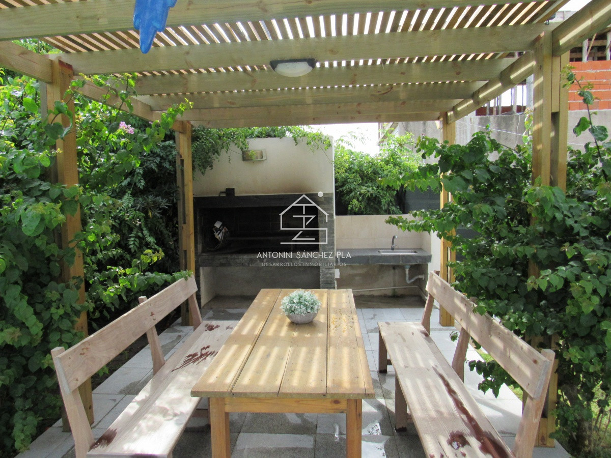 Casa ID.2045 - Casa en venta y alquiler de 3 dormitorios en Balneario Buenos Aires