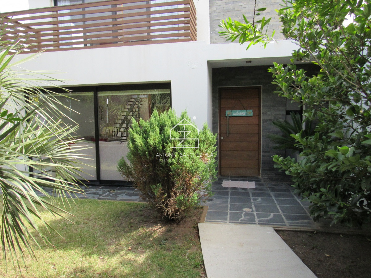 Casa ID.2045 - Casa en venta y alquiler de 3 dormitorios en Balneario Buenos Aires