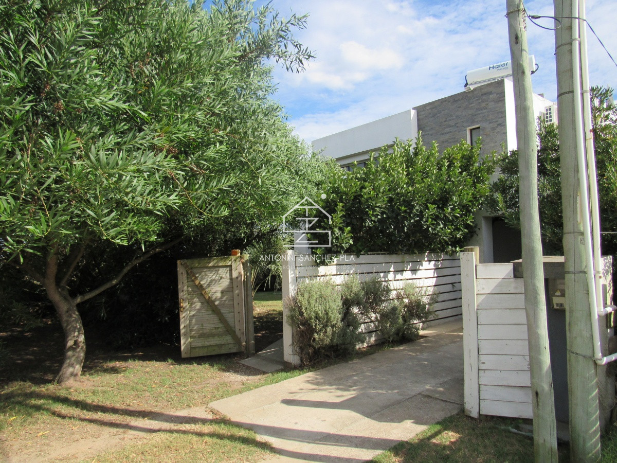 Casa ID.2045 - Casa en venta y alquiler de 3 dormitorios en Balneario Buenos Aires