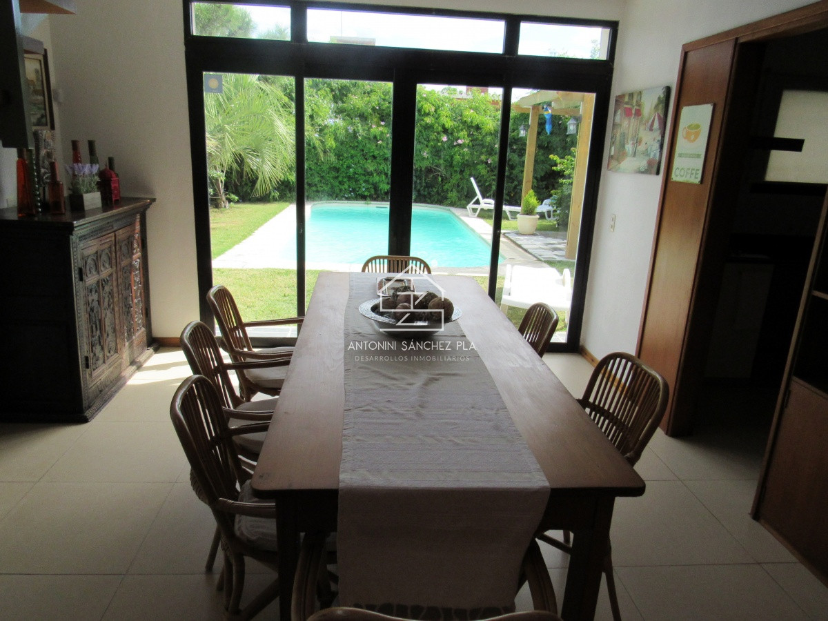 Casa ID.2045 - Casa en venta y alquiler de 3 dormitorios en Balneario Buenos Aires