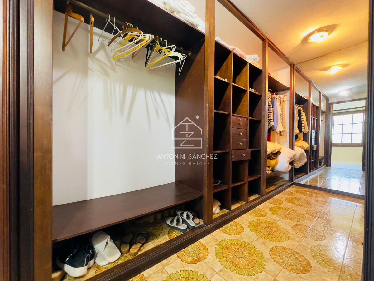 Casa ID.3357 - Casa en venta de 4 dormitorios en Punta del Este