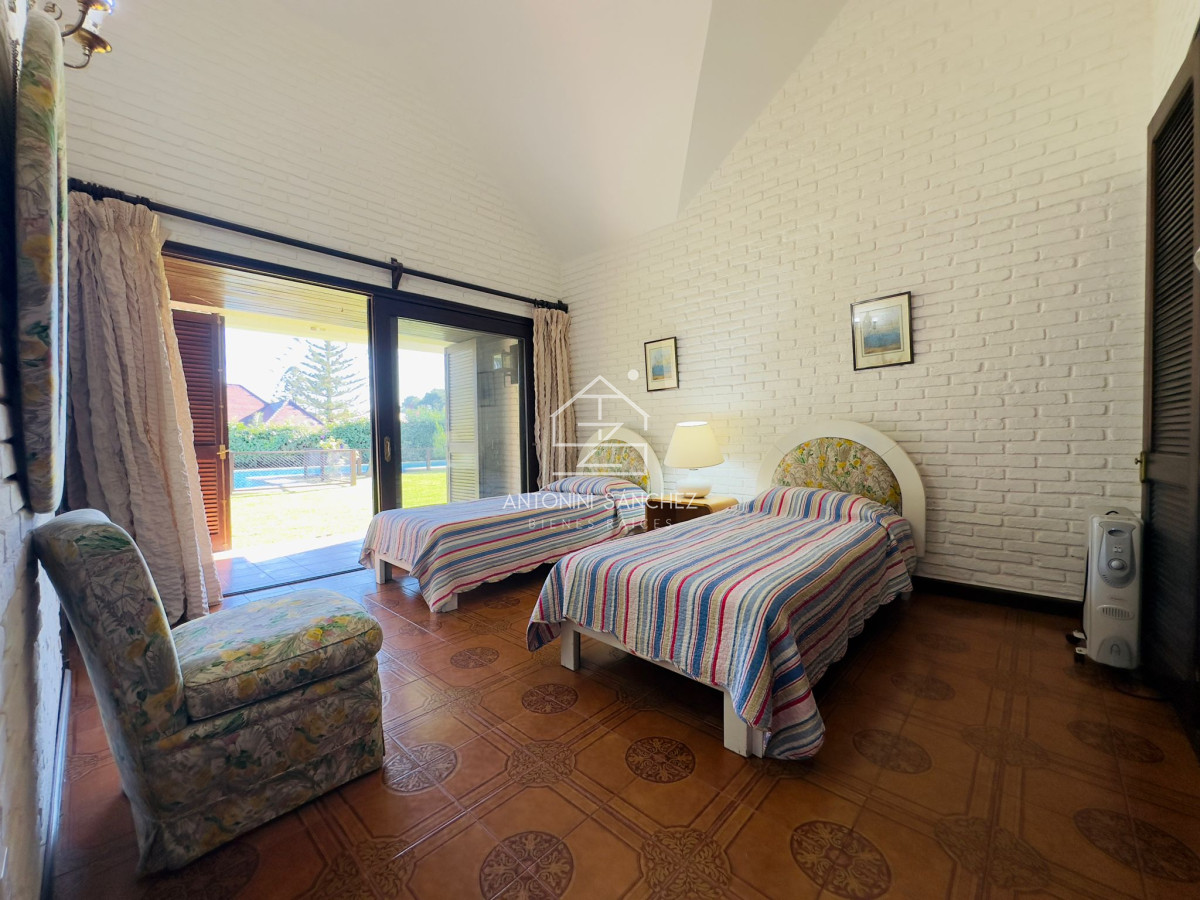 Casa ID.3357 - Casa en venta de 4 dormitorios en Punta del Este