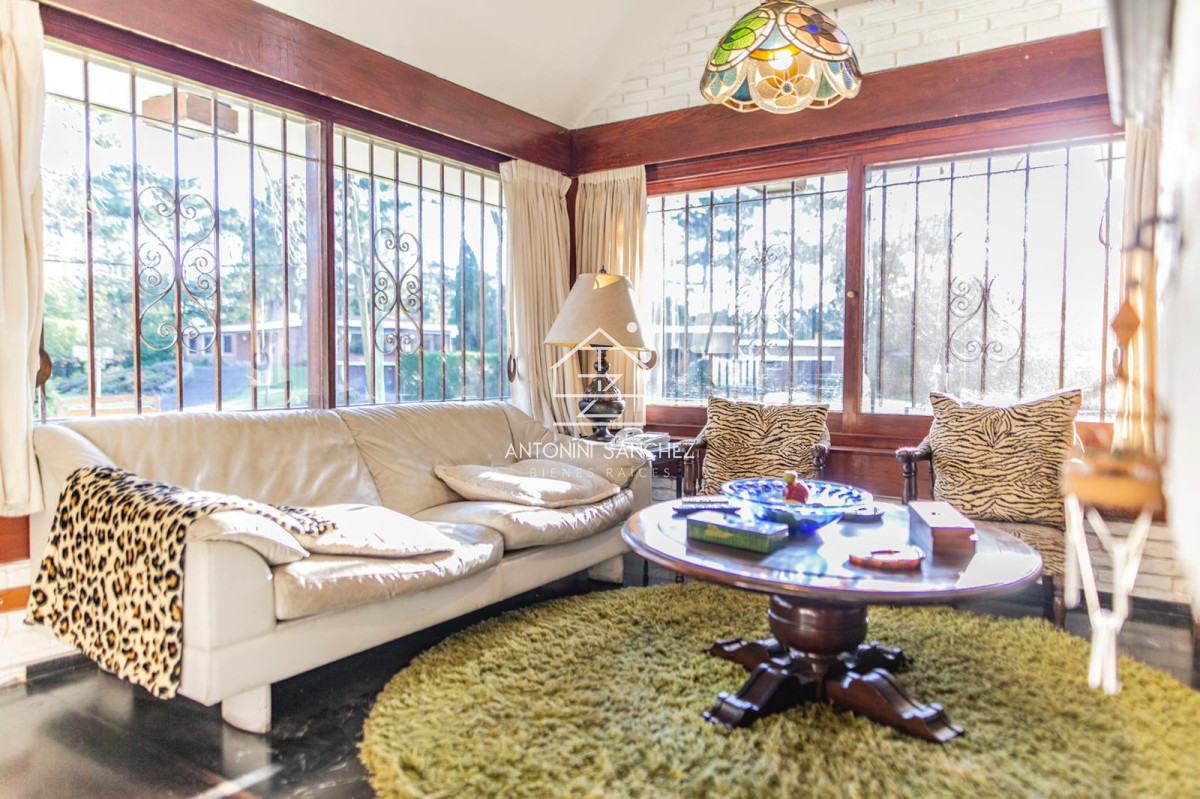 Casa ID.4836 - Casa en venta de 6 dormitorios, playa mansa, Punta del este.