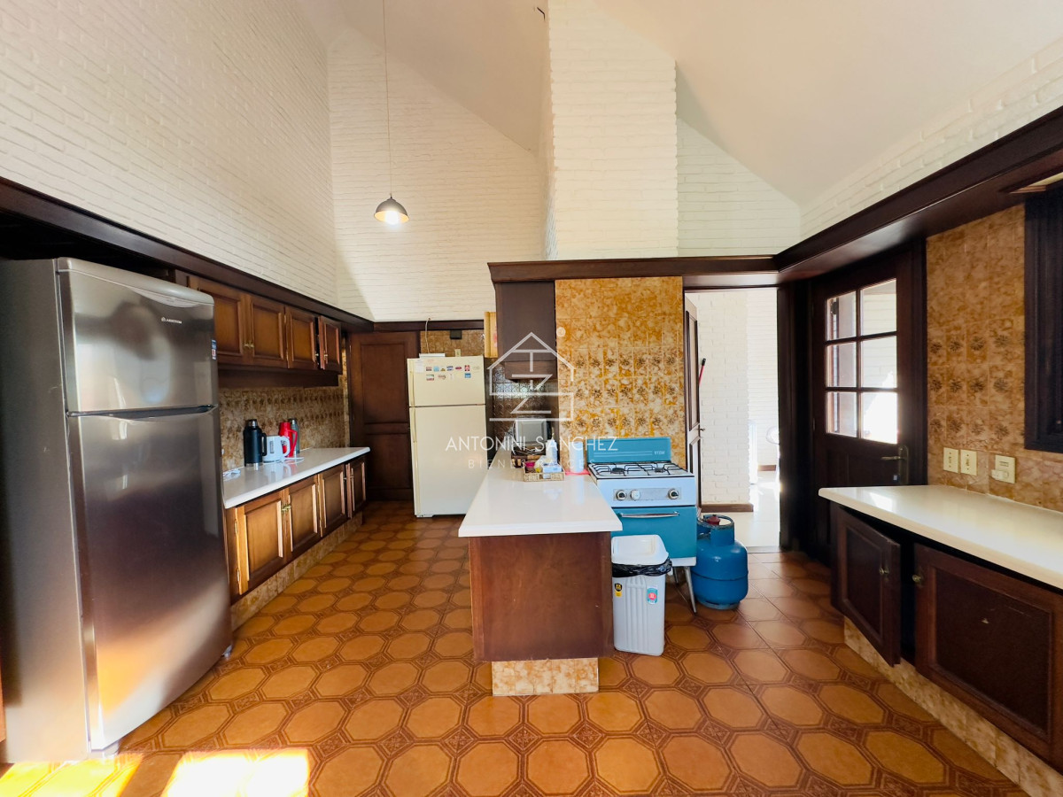 Casa ID.3357 - Casa en venta de 4 dormitorios en Punta del Este