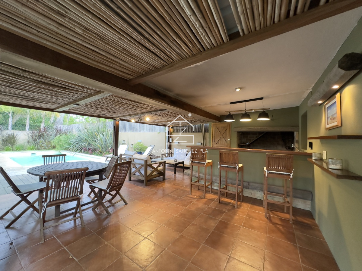 Casa ID.4789 - Alquiler anual y de temporada de casa de 3 dormitorios en Punta del Este