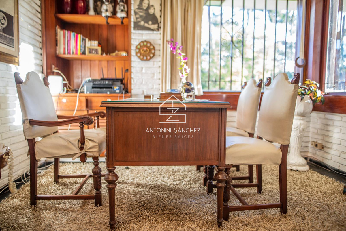 Casa ID.4836 - Casa en venta de 6 dormitorios, playa mansa, Punta del este.