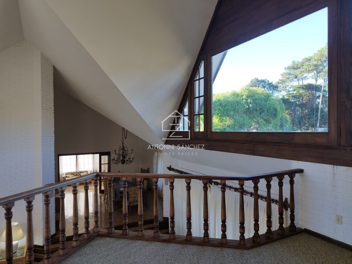 Casa ID.3357 - Casa en venta de 4 dormitorios en Punta del Este