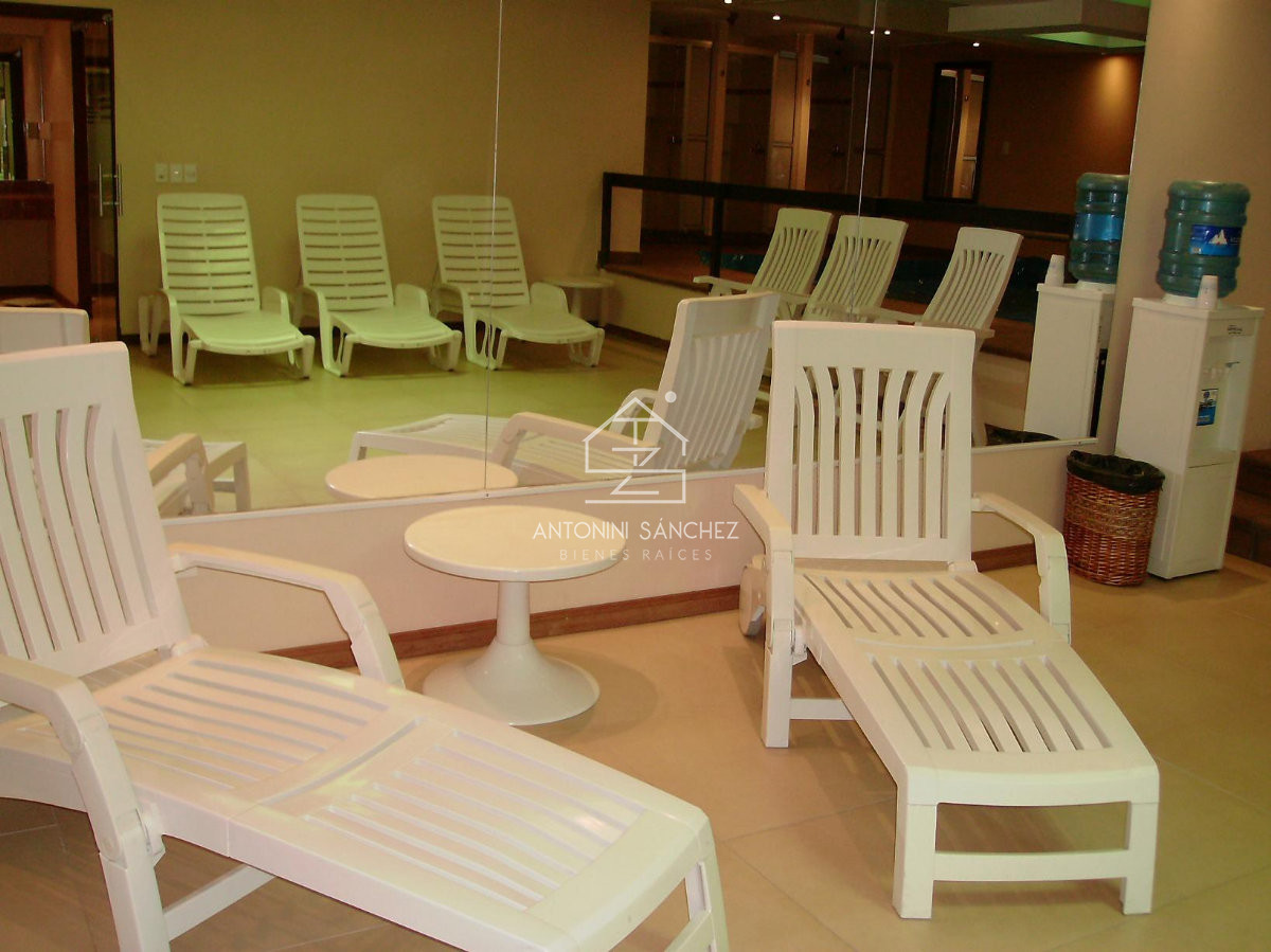 Apartamento ID.2007 - Alquiler y venta de apartamento de 2 dormitorios en Punta del Este.