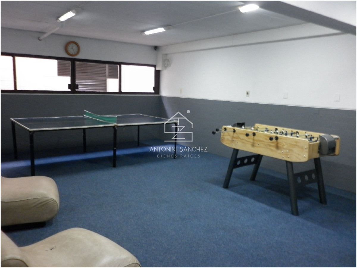 Apartamento ID.1428 - Alquiler y Venta  de apartamento de 3 dormitorios en Punta del Este