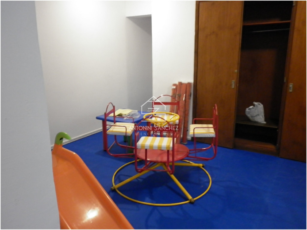 Apartamento ID.1428 - Alquiler y Venta  de apartamento de 3 dormitorios en Punta del Este