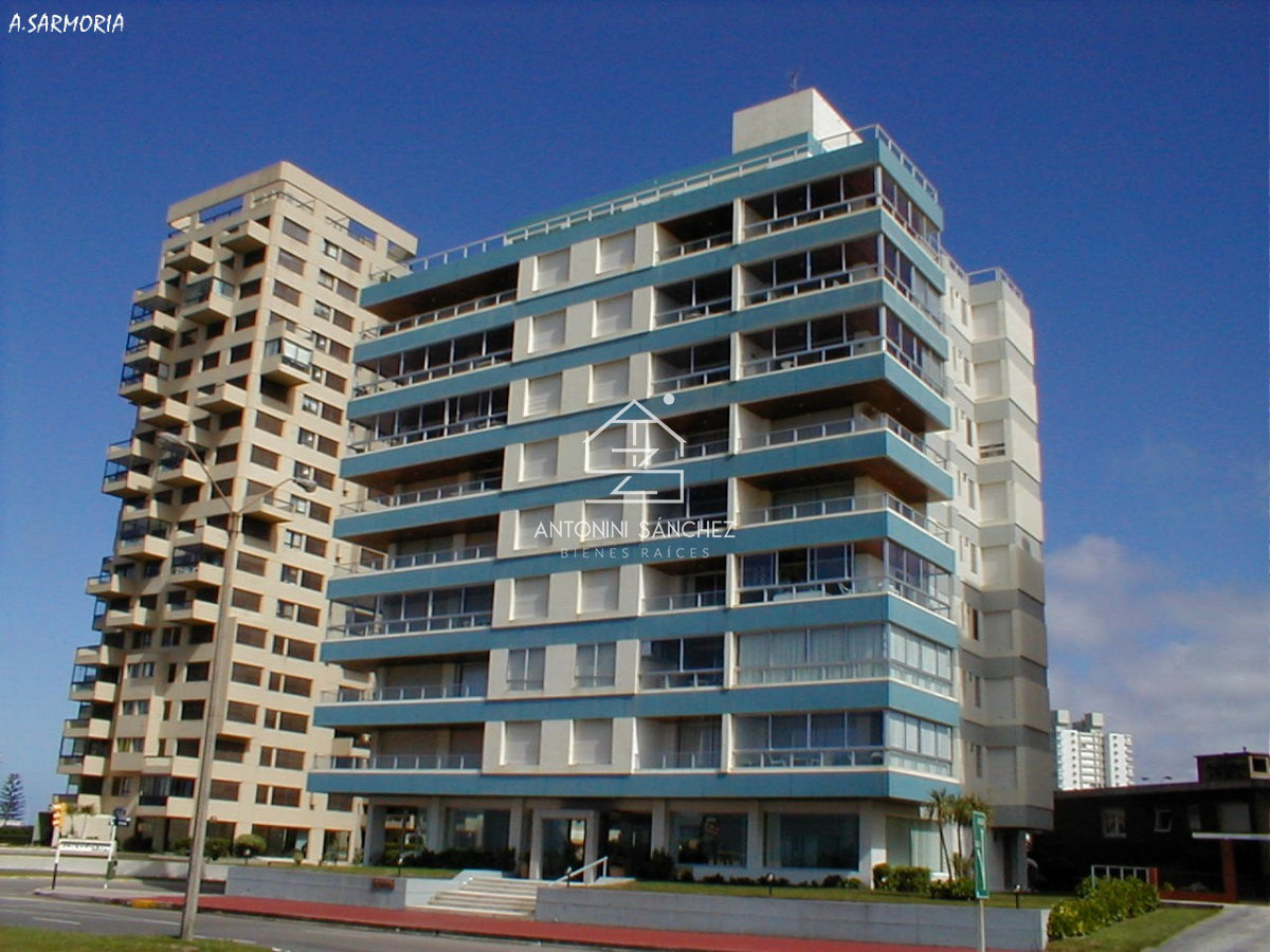 Apartamento ID.3217 -  Apartamento en venta, primera linea de la playa brava 