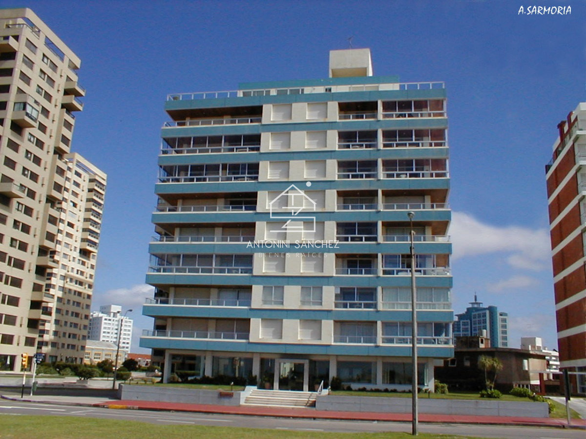 Apartamento ID.3217 -  Apartamento en venta, primera linea de la playa brava 