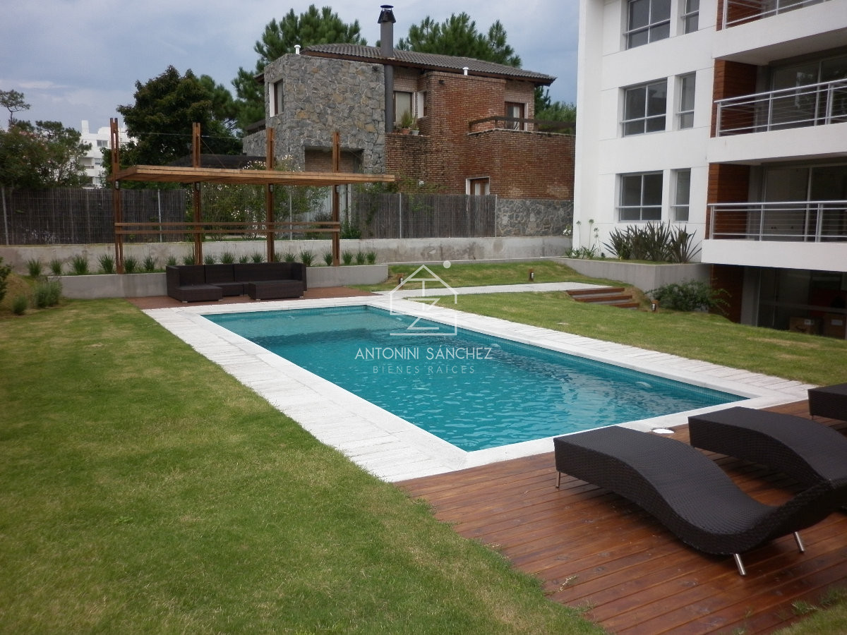 Apartamento ID.2737 - Venta de Pent house en de 2 dormitorios zona Playa abrava