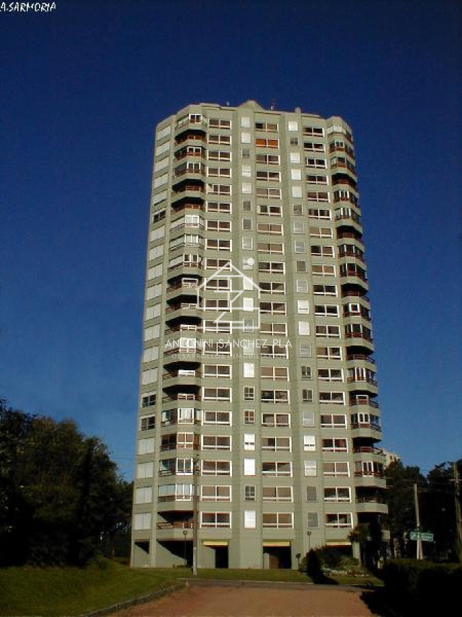 Apartamento ID.4360 - Venta de apartamento de dos dormitorios en Punta del Este