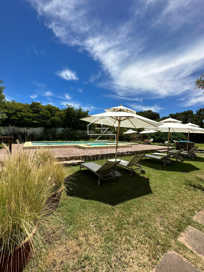 Apartamento ID.1255 - Apartamento en venta frente a playa brava.