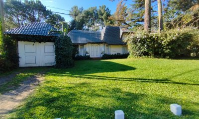 Casa en alquiler con piscina en Pinares
