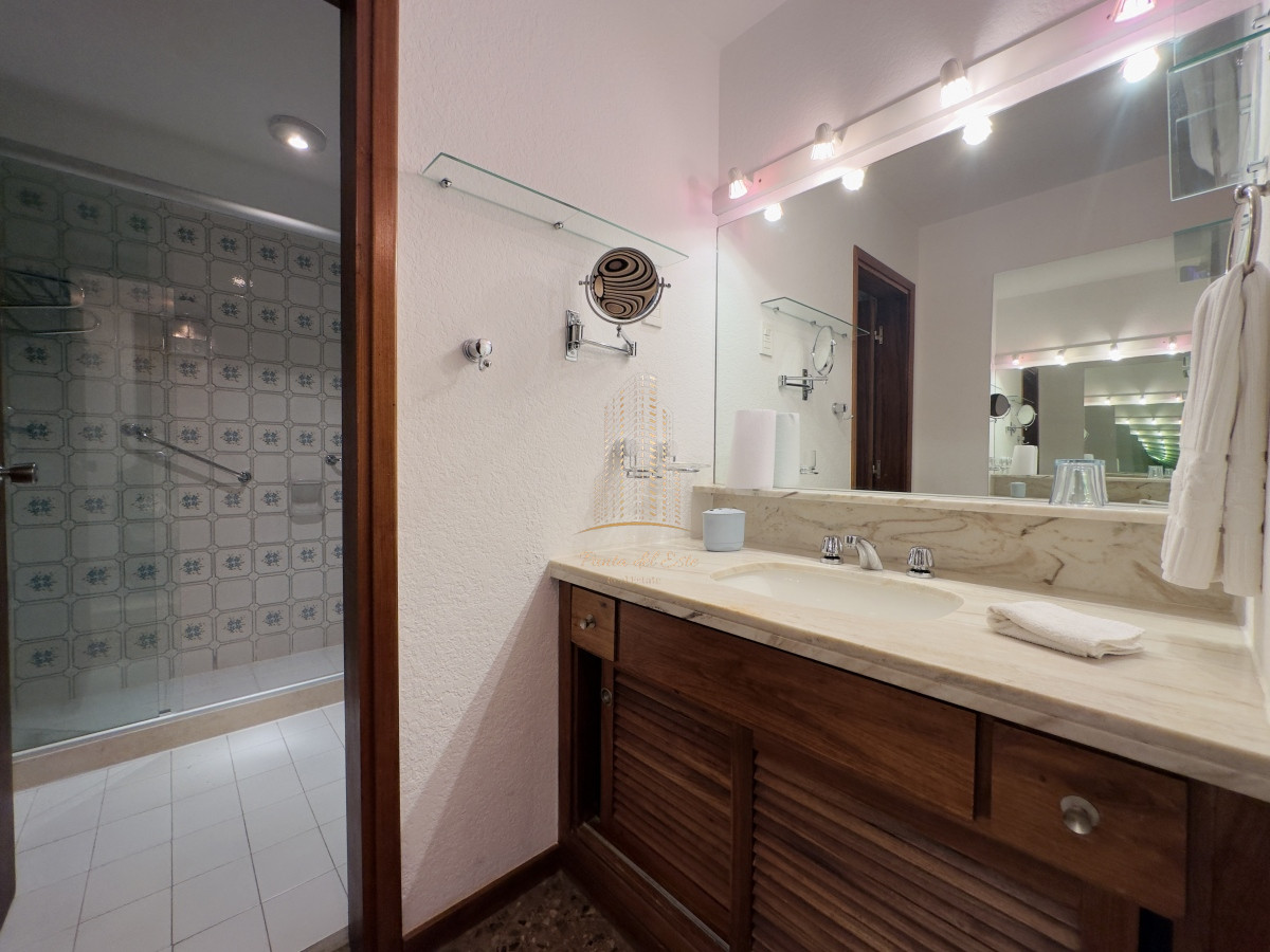 Apartamento ID.533 - Apartamento en alquiler, frente al mar en Punta del Este, mansa