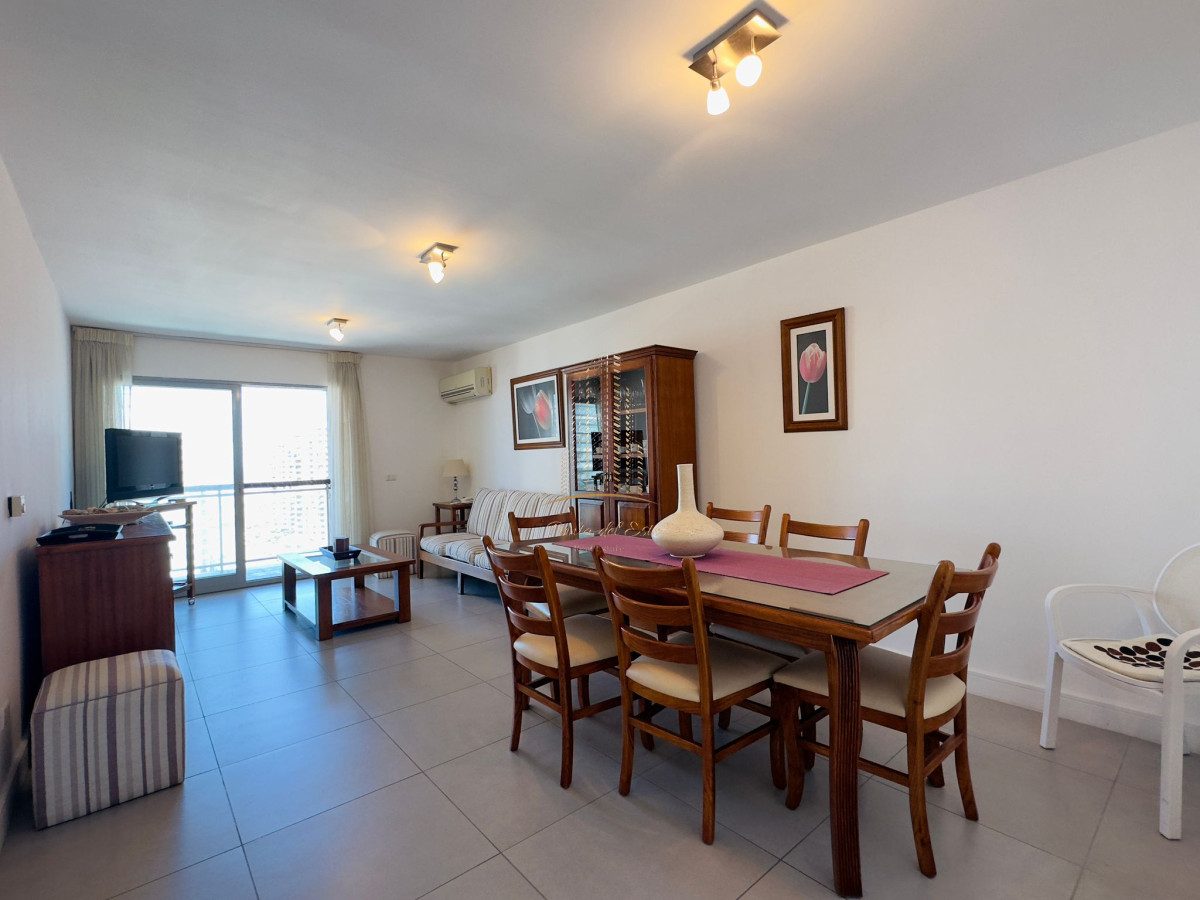 Apartamento ID.728 - Apto en venta, 2 dormitorios en Punta del Este