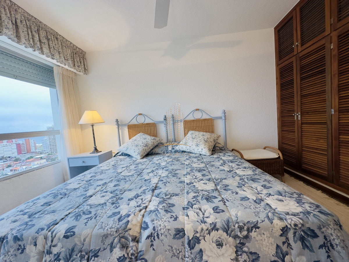 Apartamento ID.533 - Apartamento en alquiler, frente al mar en Punta del Este, mansa
