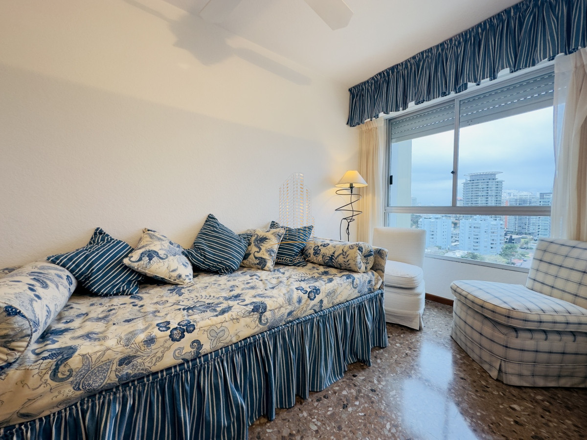 Apartamento ID.533 - Apartamento en alquiler, frente al mar en Punta del Este, mansa