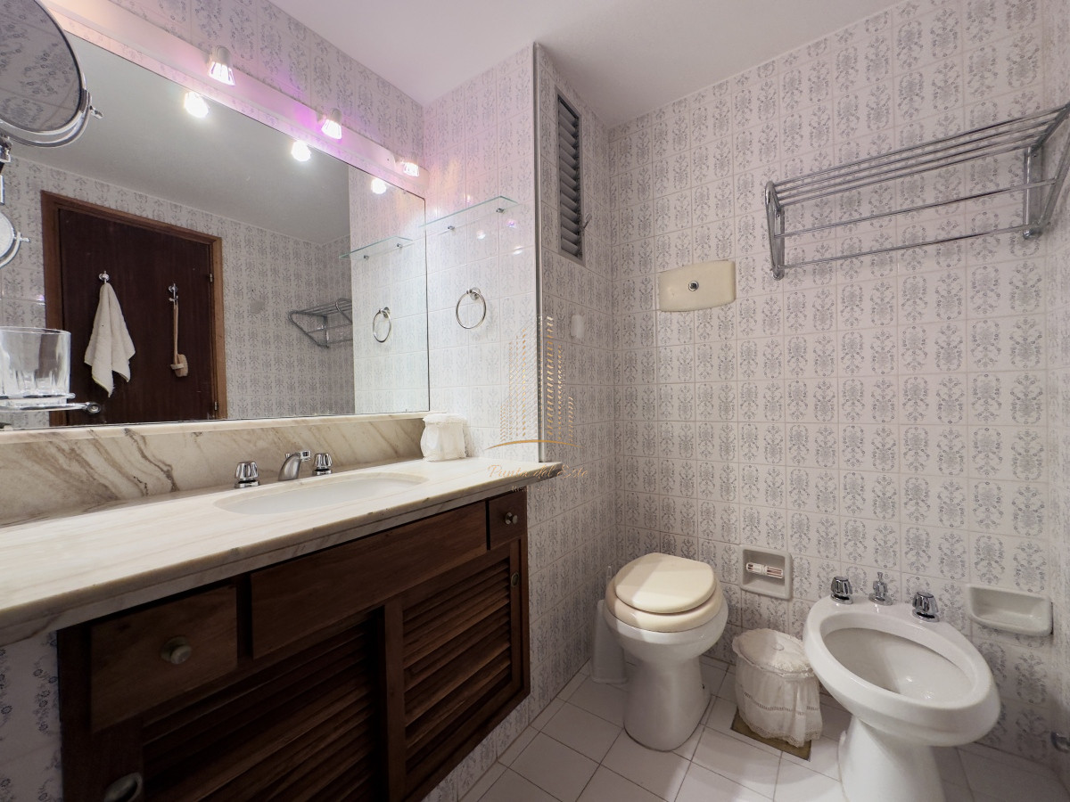 Apartamento ID.533 - Apartamento en alquiler, frente al mar en Punta del Este, mansa