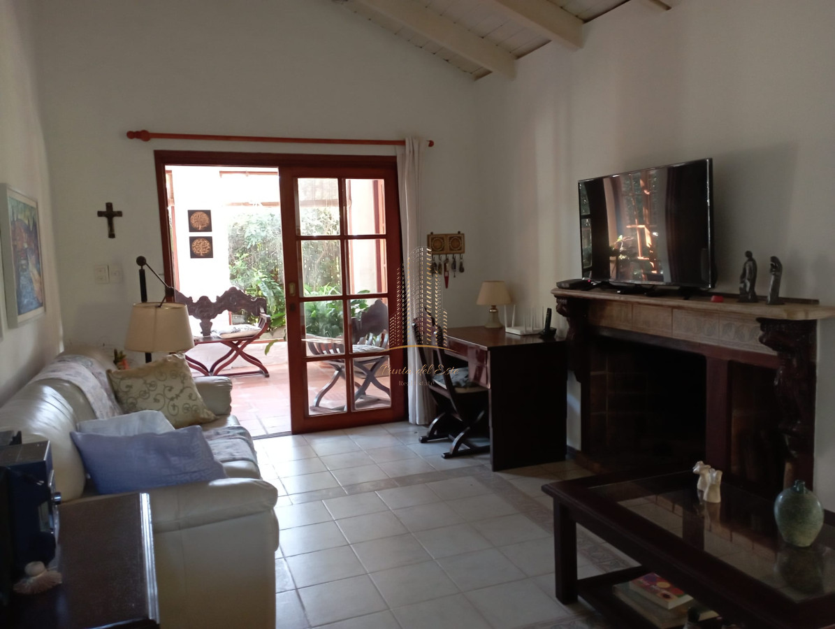 Casa ID.1021 - Casa en venta Impecable estado