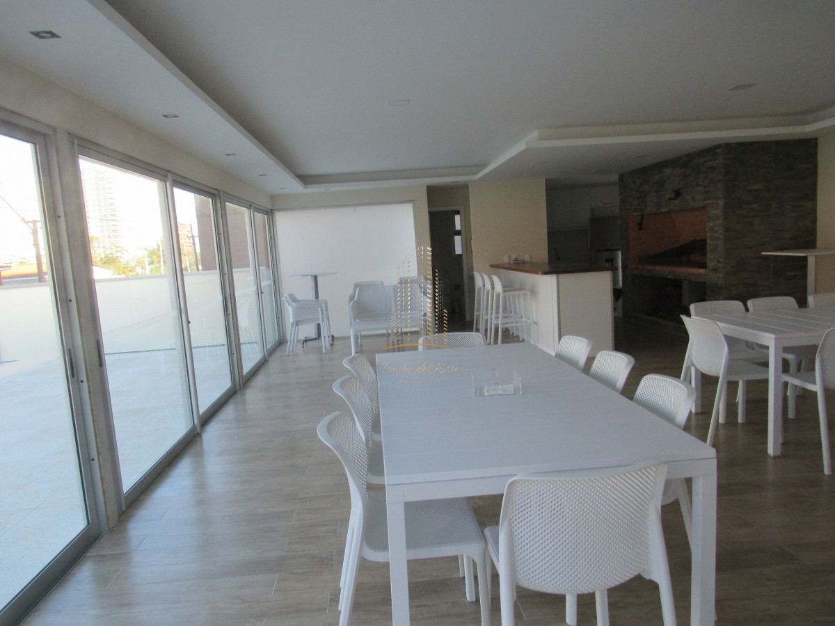Apartamento ID.533 - Apartamento en alquiler, frente al mar en Punta del Este, mansa